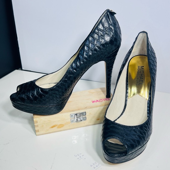 MICHAEL KORS LEATHER PALTFORMS - Picture 10 of 14